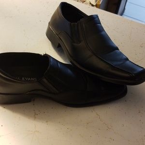 Tim Evan's black mens dress shoe
